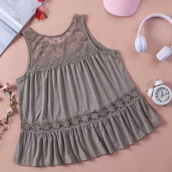 🔥New boutique Gray lace embroidery tank - Picture 8 of 11